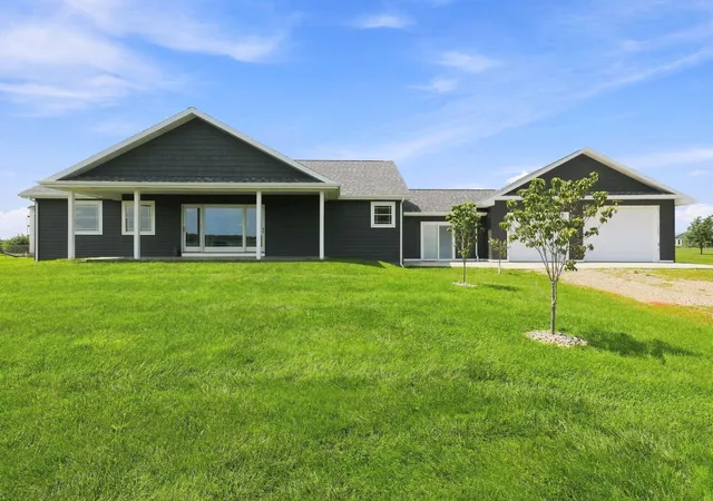 Single family home for sale at 59944 Oak Grv Rd, Cassopolis, MI 49031 | MLS# 69026047635