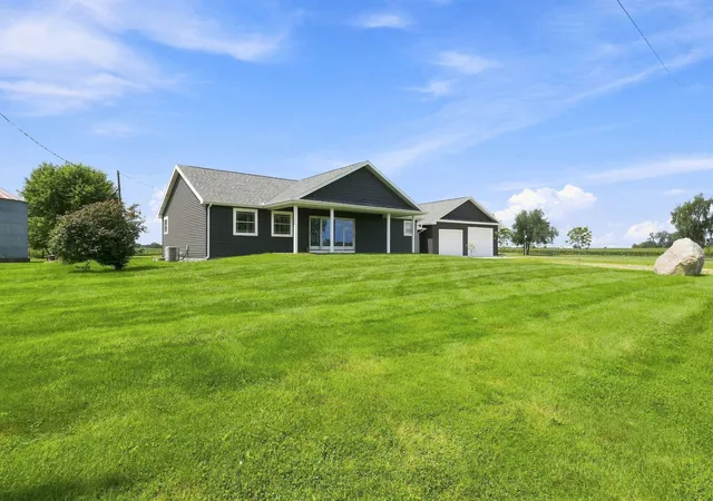 Photo 36 of Single family home for sale at 59944 Oak Grv Rd, Cassopolis, MI 49031 | MLS# 69026047635 | Listing updated on 2026-10-12