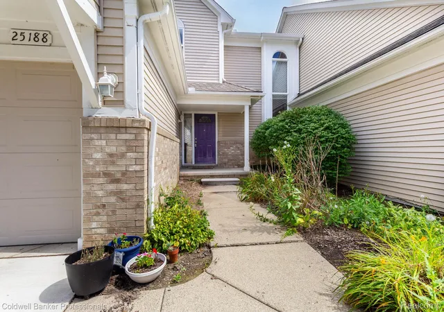 Photo 4 of Condo for sale at 25188 Dunham Ct, Farmington Hills, MI 48336 | MLS# 20261072231 | Listing updated on 2026-09-10