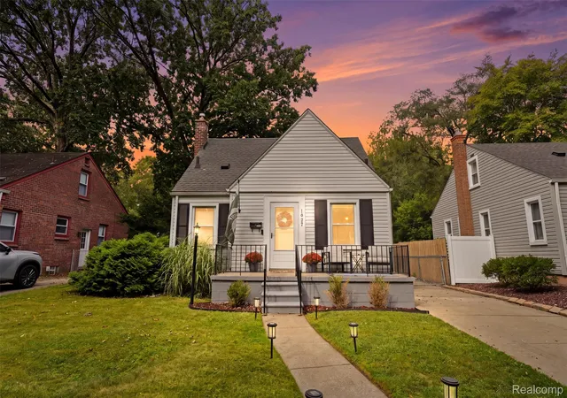 Photo 1 of Single family home for sale at 1027 N Vermont Ave, Royal Oak, MI 48067 | MLS# 20261072233 | Listing updated on 2026-09-13