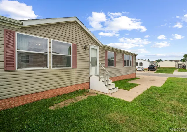 Photo 1 of Single family home for sale at 885 Tanner Landing, Monroe, MI 48161 | MLS# 20261072235 | Listing updated on 2026-09-09