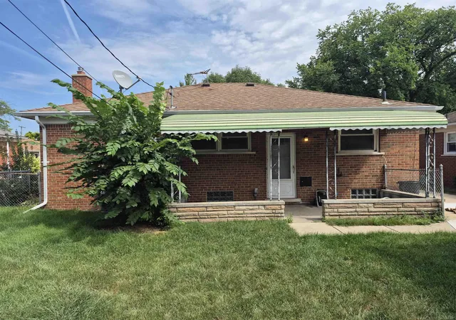 Photo 3 of Single family home for sale at 4246 23rd Street, Wyandotte, MI 48192 | MLS# 58050221119 | Listing updated on 2026-09-17