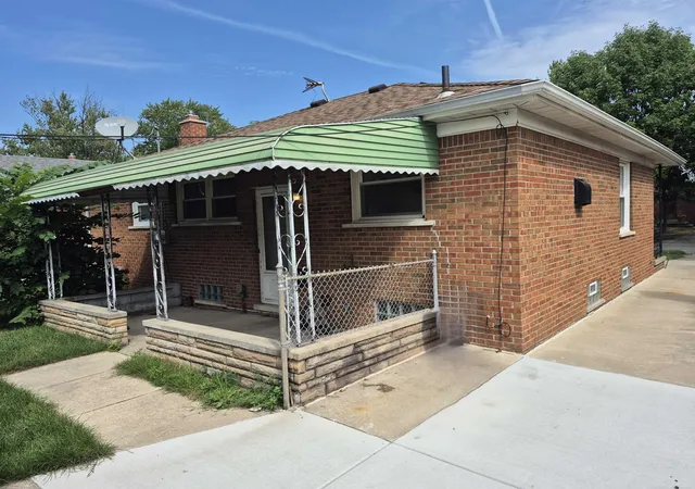 Photo 4 of Single family home for sale at 4246 23rd Street, Wyandotte, MI 48192 | MLS# 58050221119 | Listing updated on 2026-09-17