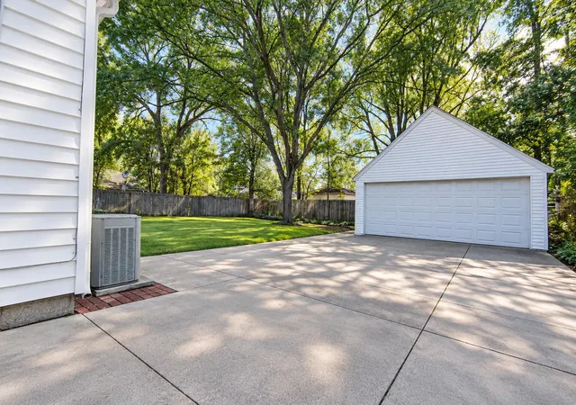 Photo 2 of Single family home for sale at 714 Ashley Dr, Kalamazoo, MI 49048 | MLS# 65026047637 | Listing updated on 2026-09-17
