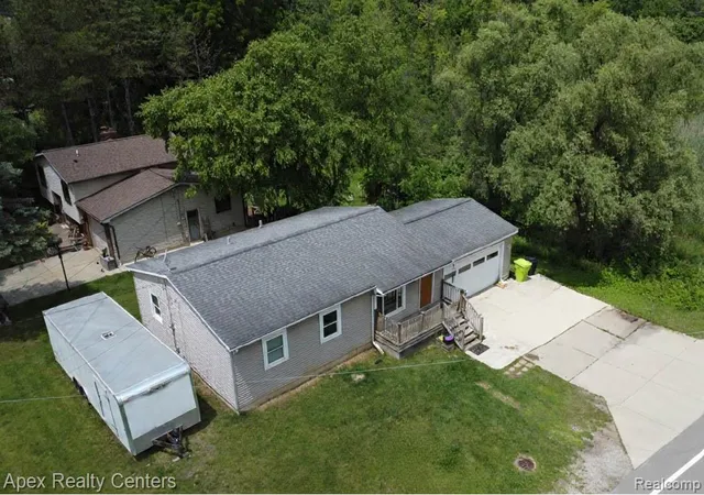 Photo 3 of Single family home for sale at 10530 Parshall Ave, White Lake, MI 48386 | MLS# 20261072245 | Listing updated on 2026-09-11
