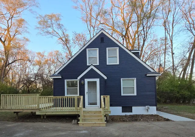 Photo 2 of Single family home for sale at 25725 Dunbar St, Southfield, MI 48033 | MLS# 81026047643 | Listing updated on 2026-09-15