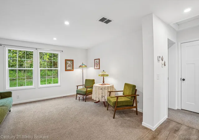 Photo 4 of Single family home for sale at 2083 Creekwood Ct, Grand Blanc, MI 48439 | MLS# 20261072250 | Listing updated on 2026-10-29
