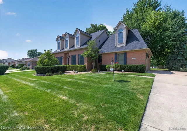 Photo 2 of Single family home for sale at 2912 Tanglewood Dr, Wayne, MI 48184 | MLS# 20261072256 | Listing updated on 2026-09-11