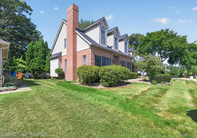 Photo 3 of Single family home for sale at 2912 Tanglewood Dr, Wayne, MI 48184 | MLS# 20261072256 | Listing updated on 2026-09-11