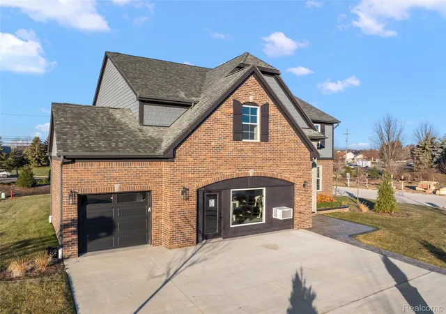 Photo 3 of Single family home for sale at 26644 Hidden Ridge Dr, Chesterfield Township Macomb, MI 48051 | MLS# 20261072265 | Listing updated on 2026-09-13