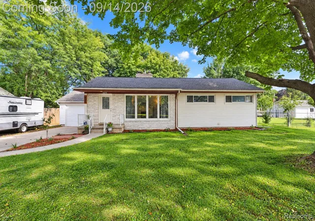 Single family home for sale at 2540 Linda St, Saginaw, MI 48603 | MLS# 20261072267
