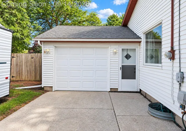 Photo 2 of Single family home for sale at 2540 Linda St, Saginaw, MI 48603 | MLS# 20261072267 | Listing updated on 2026-09-14
