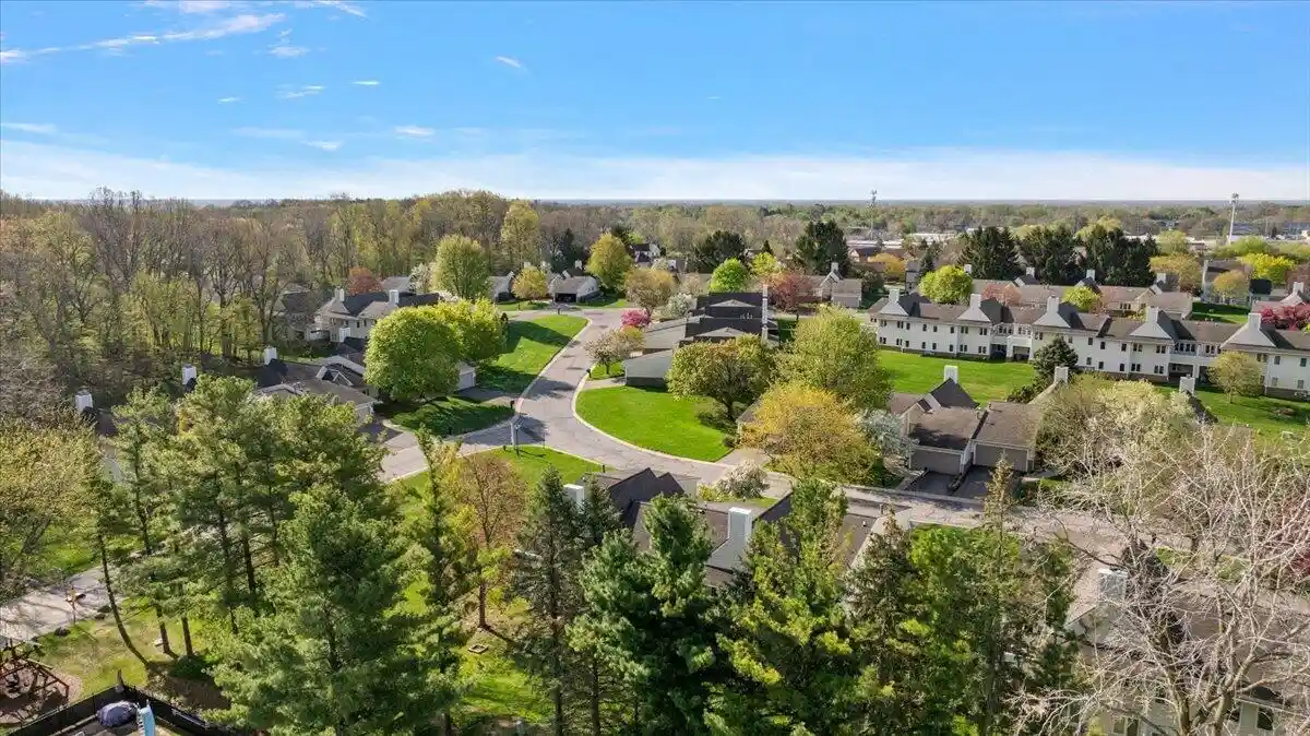 Listing Photo 49 - Condo for sale in 35052 Mdw Ln located at 35052 Mdw Ln, Farmington Hills, MI 48335 - Unit 35052 Meadow Ln