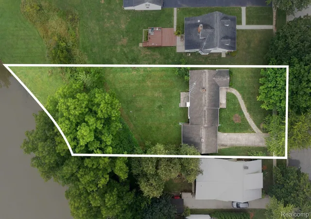 Photo 3 of Single family home for sale at 245 Anderson Ave, Croswell, MI 48422 | MLS# 20261072273 | Listing updated on 2026-09-10