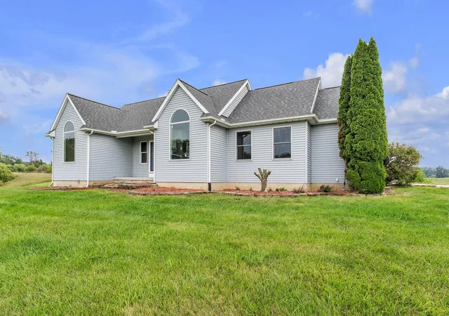 Photo 2 of Single family home for sale at 2855 Hayes Rd, Chelsea, MI 48118 | MLS# 81026047651 | Listing updated on 2026-09-11