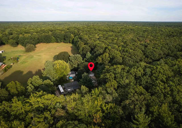 Photo 3 of Single family home for sale at 2016 Scenic Dr, Muskegon, MI 49445 | MLS# 65026047653 | Listing updated on 2026-09-15