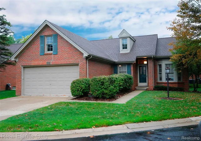 Photo 2 of Condo for sale at 1227 Valley Cir, Rochester Hills, MI 48309 | MLS# 20261072275 | Listing updated on 2026-09-16