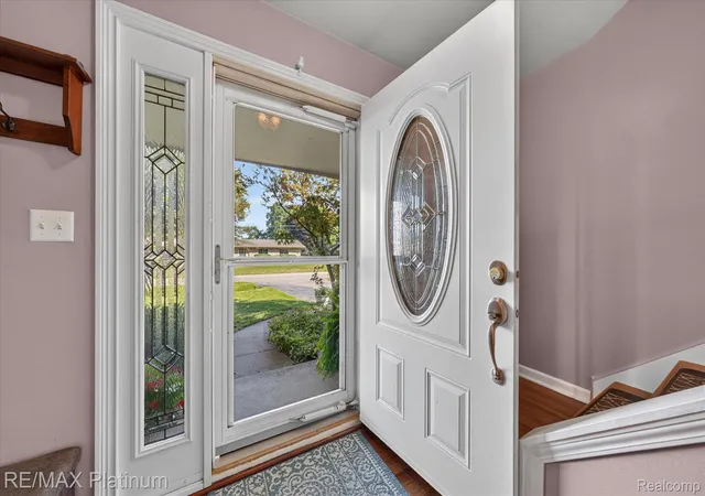 Photo 4 of Single family home for sale at 8719 Sandy Crst Dr, White Lake, MI 48386 | MLS# 20261072286 | Listing updated on 2026-09-12
