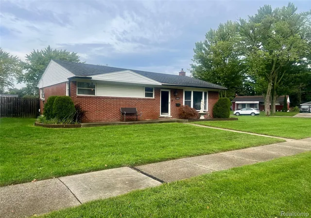 Photo 1 of Sale Pending at 11507 Farthing Dr, Sterling Heights, MI 48314 | MLS# 20261072290 | Listing updated on 2026-10-04