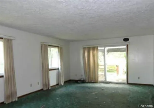 Photo 2 of Single family home for sale at 1001 S Clinton Ave, Saint Johns, MI 48879 | MLS# 20261072292 | Listing updated on 2026-09-09