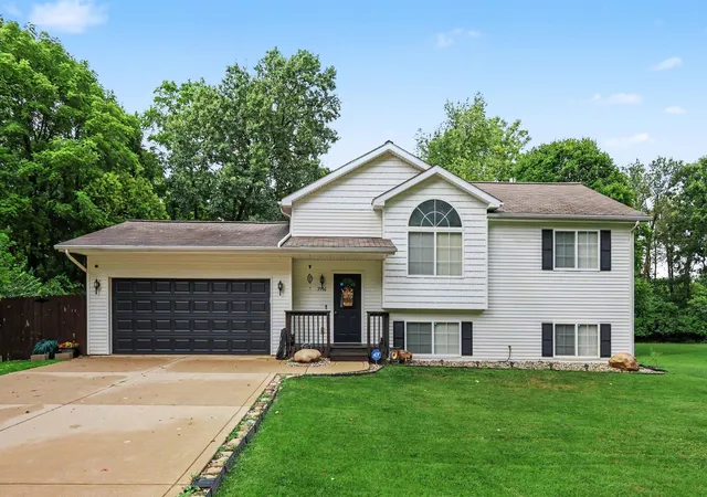 Photo 1 of Single family home for sale at 3996 Englewood St, Jackson, MI 49201 | MLS# 81026047658 | Listing updated on 2026-09-16