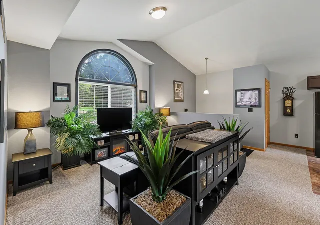 Photo 3 of Single family home for sale at 3996 Englewood St, Jackson, MI 49201 | MLS# 81026047658 | Listing updated on 2026-09-16
