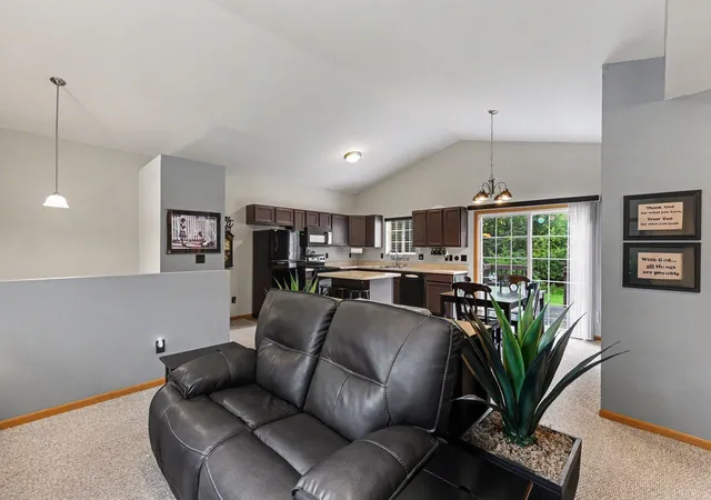 Photo 3 of Single family home for sale at 3996 Englewood St, Jackson, MI 49201 | MLS# 81026047658 | Listing updated on 2026-09-16