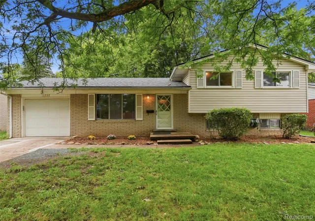 Photo 1 of Single family home for sale at 1757 Dover Ct, Ypsilanti, MI 48198 | MLS# 20261072300 | Listing updated on 2026-09-15