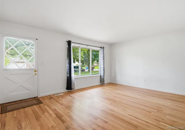 Photo 3 of Single family home for sale at 1757 Dover Ct, Ypsilanti, MI 48198 | MLS# 20261072300 | Listing updated on 2026-09-15