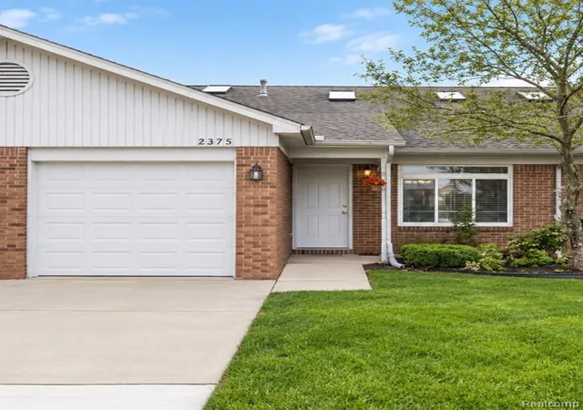 Photo 3 of Condo for sale at 23275 Stoflet Ln, Trenton, MI 48183 | MLS# 20261072301 | Listing updated on 2026-10-13