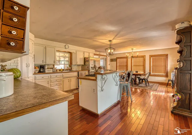 Photo 3 of Single family home for sale at 18318 Kent Rd, Dundee, MI 48131 | MLS# 57050221134 | Listing updated on 2026-09-12