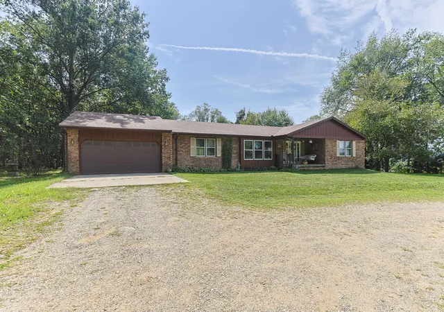 Photo 3 of Single family home for sale at 32925 US 12, Niles, MI 49120 | MLS# 69026047662 | Listing updated on 2026-09-09