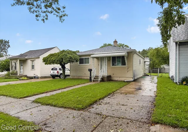 Photo 2 of Single family home for sale at 4176 Kingston St, Dearborn Heights, MI 48125 | MLS# 20261072311 | Listing updated on 2026-10-17