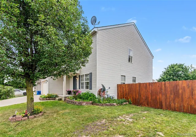 Photo 2 of Single family home for sale at 486 Sweet Briar Ridge, Linden, MI 48451 | MLS# 20261072312 | Listing updated on 2026-09-09