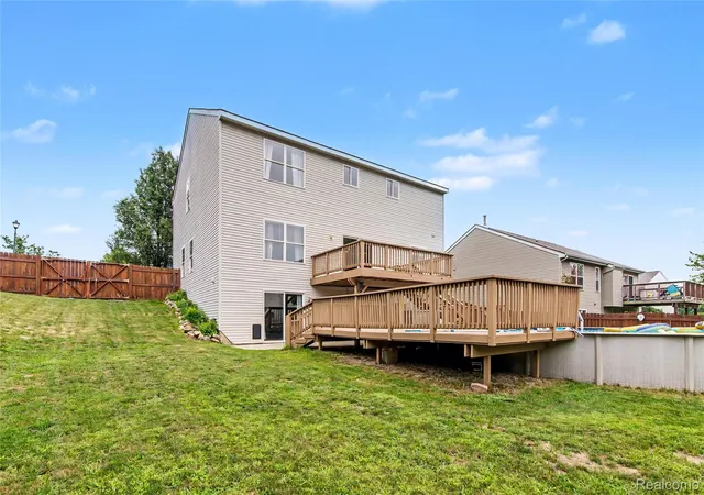 Photo 4 of Single family home for sale at 486 Sweet Briar Ridge, Linden, MI 48451 | MLS# 20261072312 | Listing updated on 2026-09-09