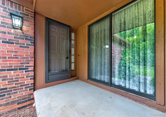 Photo 2 of Condo for sale at 1902 Jenny Ln, Rochester Hills, MI 48309 | MLS# 20261072313 | Listing updated on 2026-09-14