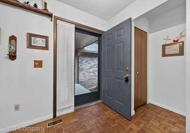 Photo 3 of Condo for sale at 1902 Jenny Ln, Rochester Hills, MI 48309 | MLS# 20261072313 | Listing updated on 2026-09-14