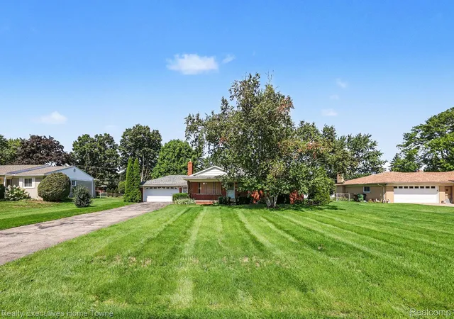 Photo 2 of Single family home for sale at 4331 Montgomery Dr, Shelby Township, MI 48316 | MLS# 20261072320 | Listing updated on 2026-09-09