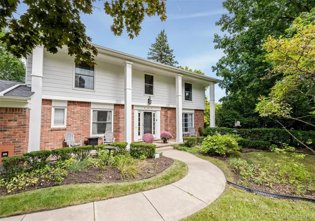Photo 2 of Single family home for sale at 757 Foxhall Rd N, Bloomfield Hills, MI 48304 | MLS# 20261072323 | Listing updated on 2026-09-14
