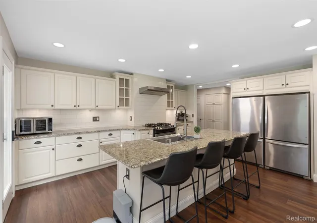 Photo 3 of Single family home for sale at 757 Foxhall Rd N, Bloomfield Hills, MI 48304 | MLS# 20261072323 | Listing updated on 2026-09-14