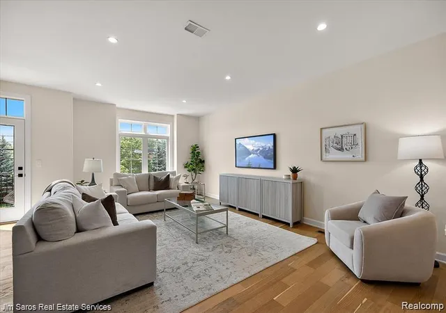 Photo 4 of Condo for sale at 378 Notre Dame St, Grosse Pointe, MI 48230 | MLS# 20261072328 | Listing updated on 2026-10-04