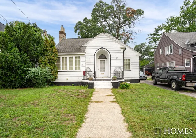 Photo 1 of Single family home for sale at 1587 Peck St, Muskegon, MI 49441 | MLS# 65026047668 | Listing updated on 2026-09-09
