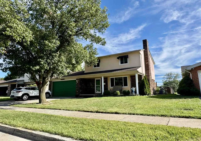 Photo 2 of Single family home for sale at 20400 Pleasant St, Saint Clair Shores, MI 48080 | MLS# 58050221141 | Listing updated on 2026-09-09