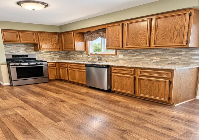 Photo 3 of Single family home for sale at 20400 Pleasant St, Saint Clair Shores, MI 48080 | MLS# 58050221141 | Listing updated on 2026-09-09