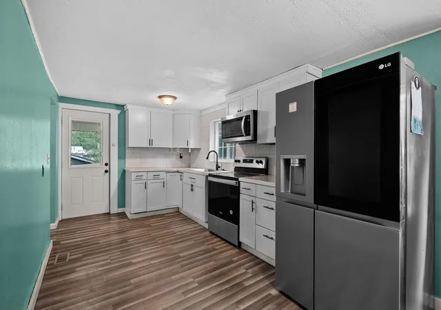 Photo 4 of Single family home for sale at 1209 John St, Kalamazoo, MI 49001 | MLS# 66026047683 | Listing updated on 2026-09-15