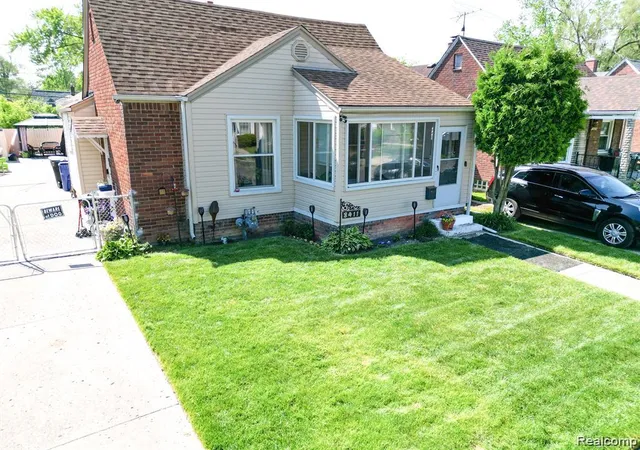 Photo 1 of Single family home for sale at 8411 Grandville Ave, Detroit, MI 48228 | MLS# 20261072343 | Listing updated on 2026-09-12