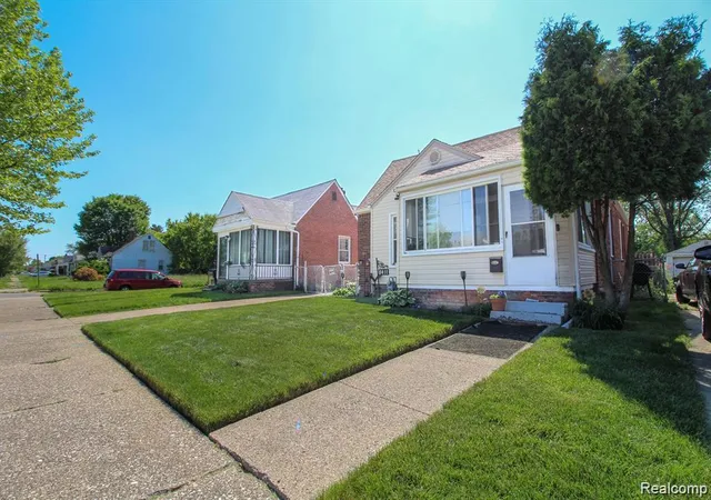 Photo 3 of Single family home for sale at 8411 Grandville Ave, Detroit, MI 48228 | MLS# 20261072343 | Listing updated on 2026-09-12