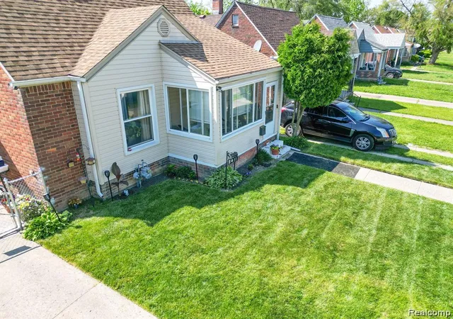 Photo 4 of Single family home for sale at 8411 Grandville Ave, Detroit, MI 48228 | MLS# 20261072343 | Listing updated on 2026-09-12