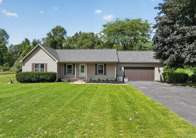 Photo 1 of Sale Pending at 4960 Sierra Dr, Howell, MI 48843 | MLS# 20261072346 | Listing updated on 2026-09-16