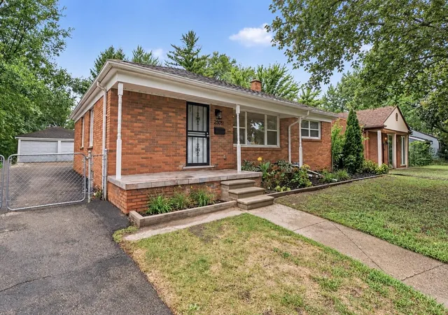Photo 3 of Single family home for sale at 23051 Majestic St, Oak Park, MI 48237 | MLS# 81026047687 | Listing updated on 2026-09-11